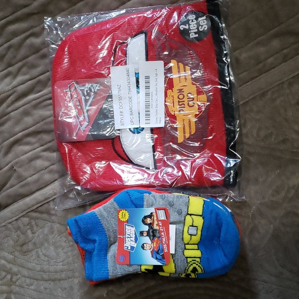 2T - 4T CARS MCQUEEN JUSTICE LEAGUE BUNDLE HAT SOCKS